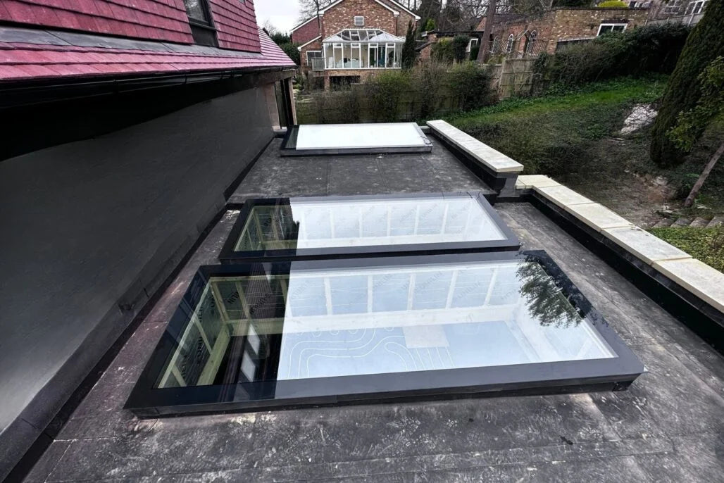 Dachfenster Flachdach – rahmenlos – feststehend – 3-fach – 1000 × 3000 mm – Detailansicht